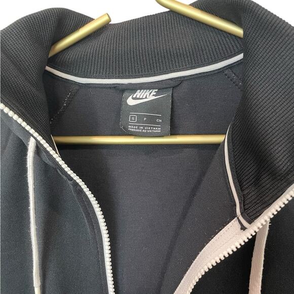 Nike Zip Hoodie Black/Red Trim Women’s Sz S Athleisure Streetwear Layer EUC - Picture 4 of 7